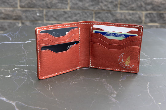 Bifold Wallet in Chevre